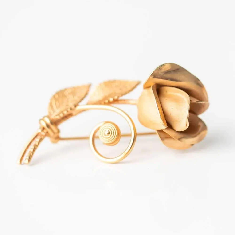 Vintage Gold Tone Dimensional Rose Flower Brooch Pin Spiral Stem Leaves Floral